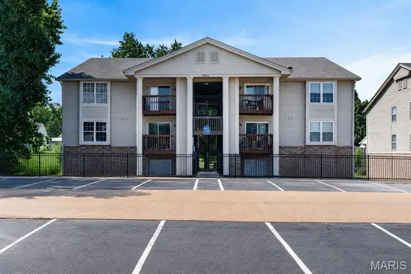 2542 Creve Coeur Mill Road #1, Maryland Heights, MO 63043