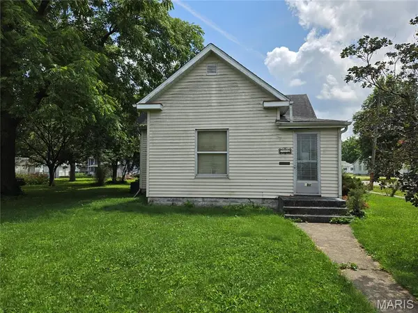 700 Montgomery Street, Staunton, IL 62088