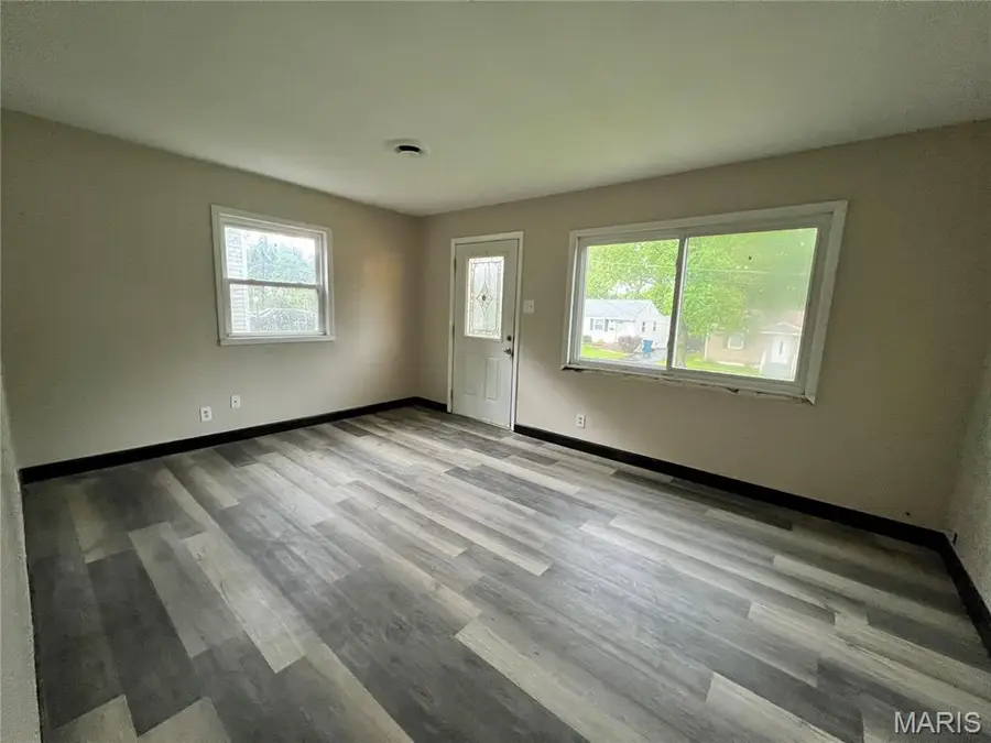 720 Beardsley Court, Saint Louis, MO 63135 - #3