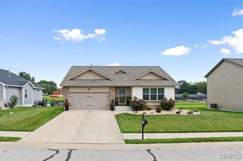 304 Olyvia Drive, Saint Jacob, IL 62281 - #1