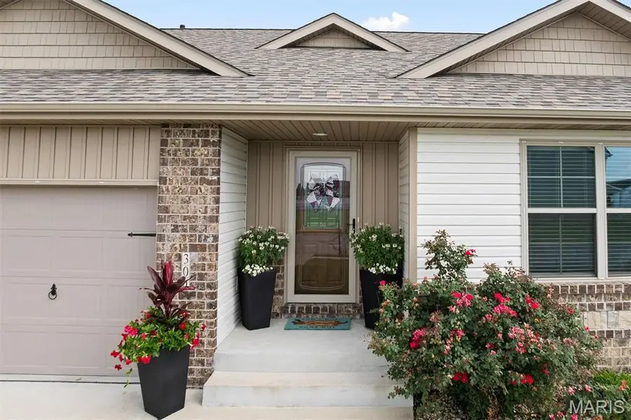304 Olyvia Drive, Saint Jacob, IL 62281 - #2