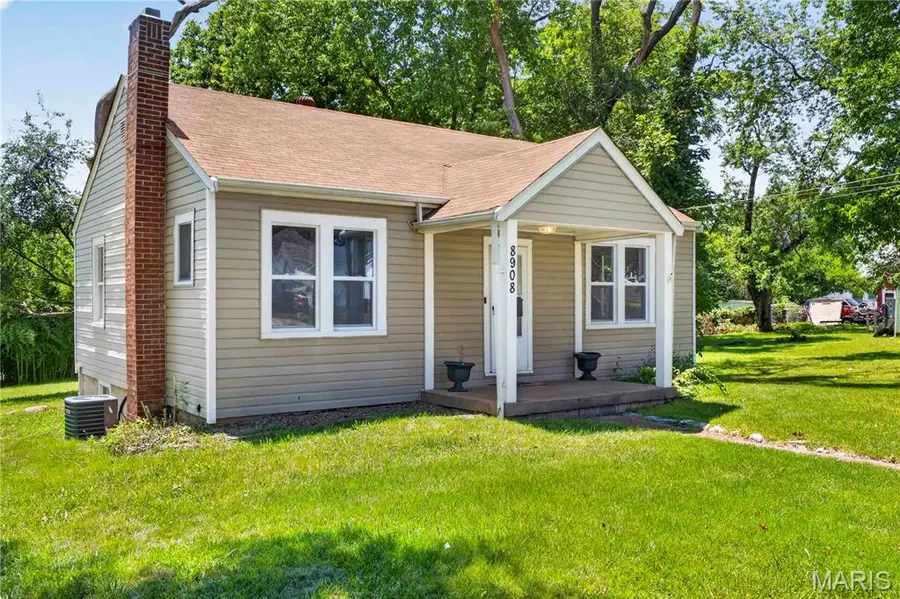 8908 Boston Avenue, Saint Louis, MO 63121 - #3
