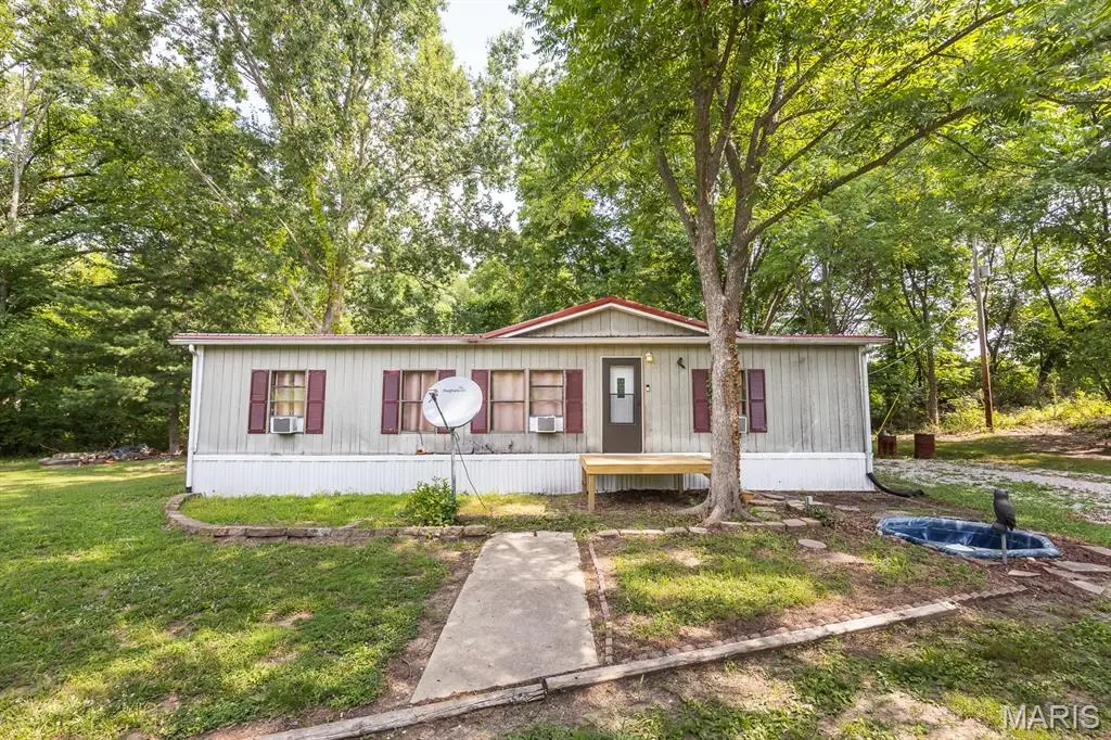19 S Washington Street, Lenzburg, IL 62255 - #1