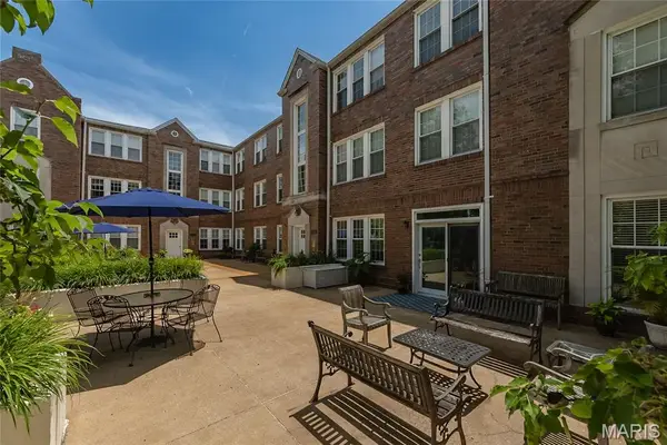 7564 Wydown Boulevard #1B, St Louis, MO 63105