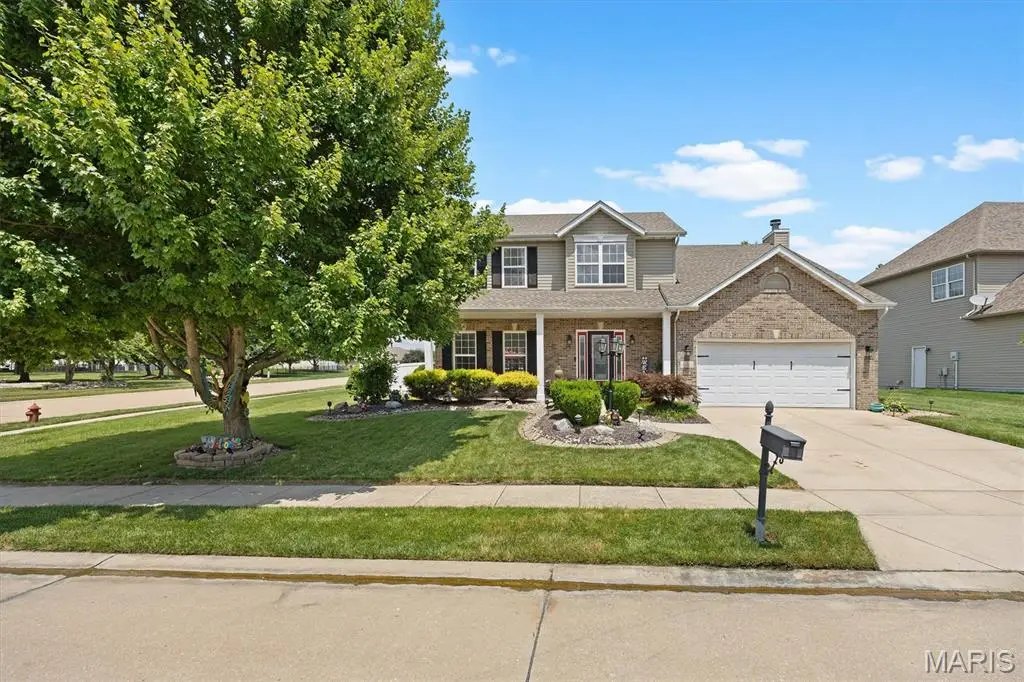 1 E Picketts Crossing, Edwardsville, IL 62025 - #1