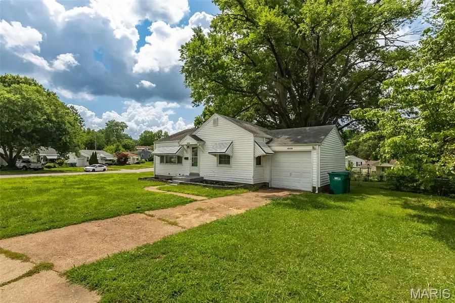 10139 Cabot Drive, Bellefontaine Neighbors, MO 63137 - #3