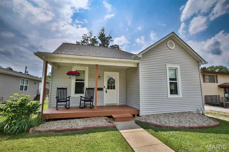 911 Highland Street, Edwardsville, IL 62025 - #2