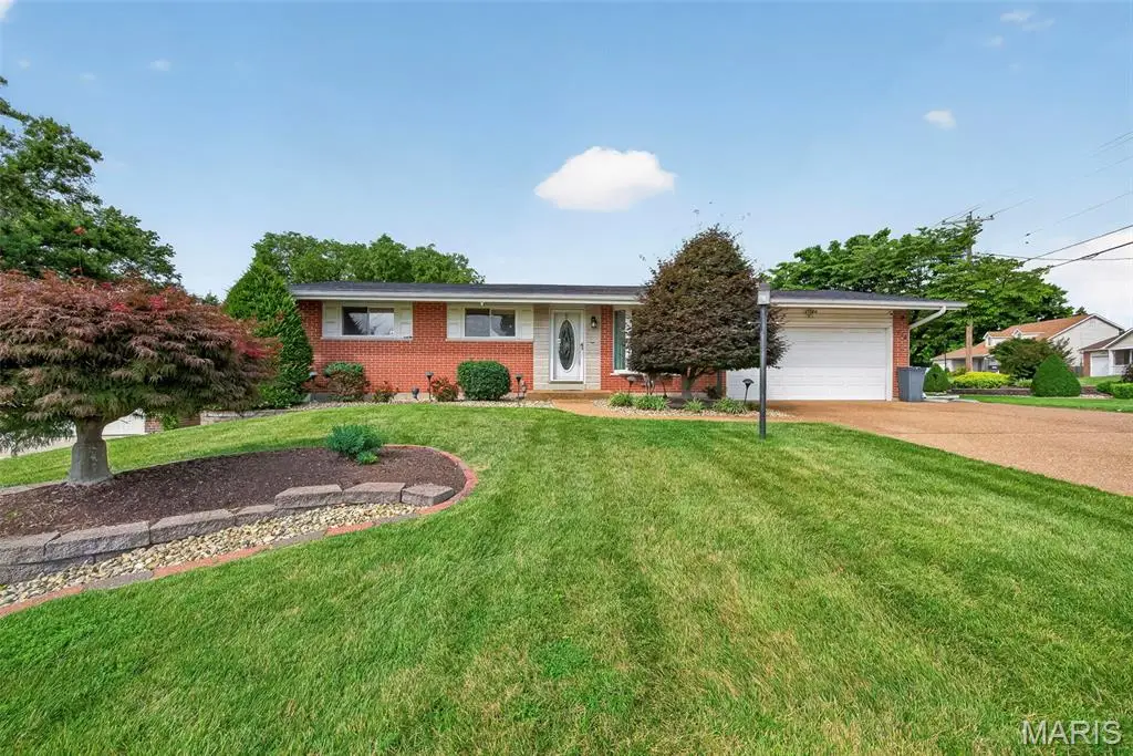 772 Peace Haven Drive, Saint Louis, MO 63125 - #1