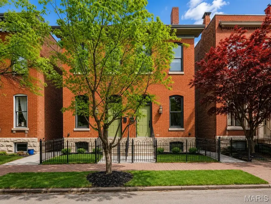 2329 Hickory Street, Saint Louis, MO 63104 - #2