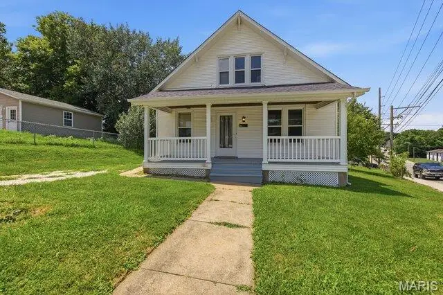 301 Macarthur Street, Washington, MO 63090 - #1