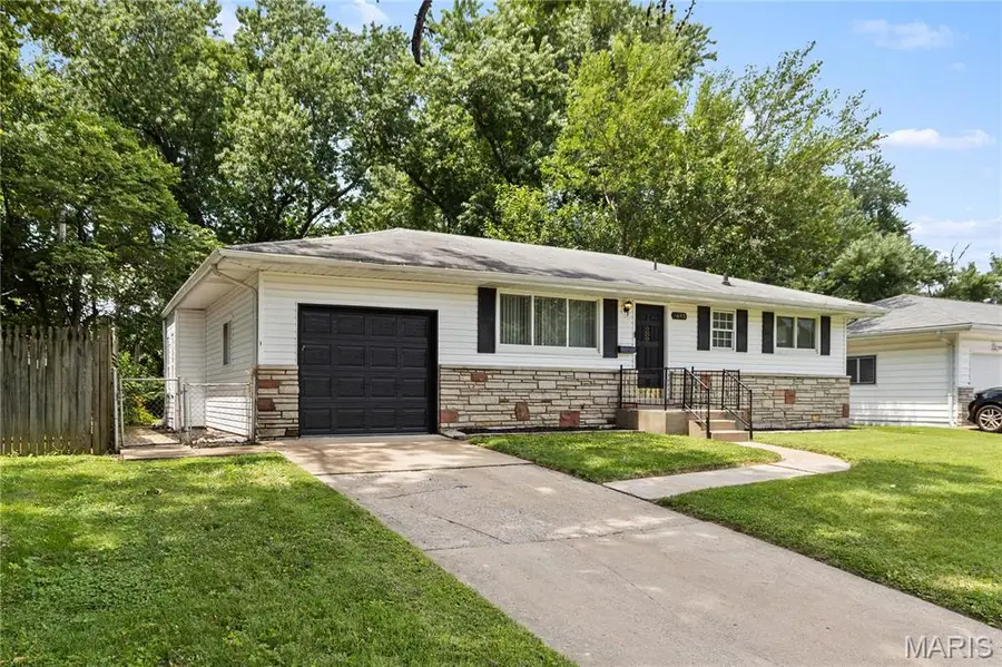 1695 Marshall Court, Florissant, MO 63031 - #2