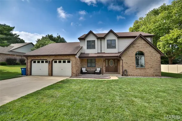 138 Holly Tree Court, Glen Carbon, IL 62034
