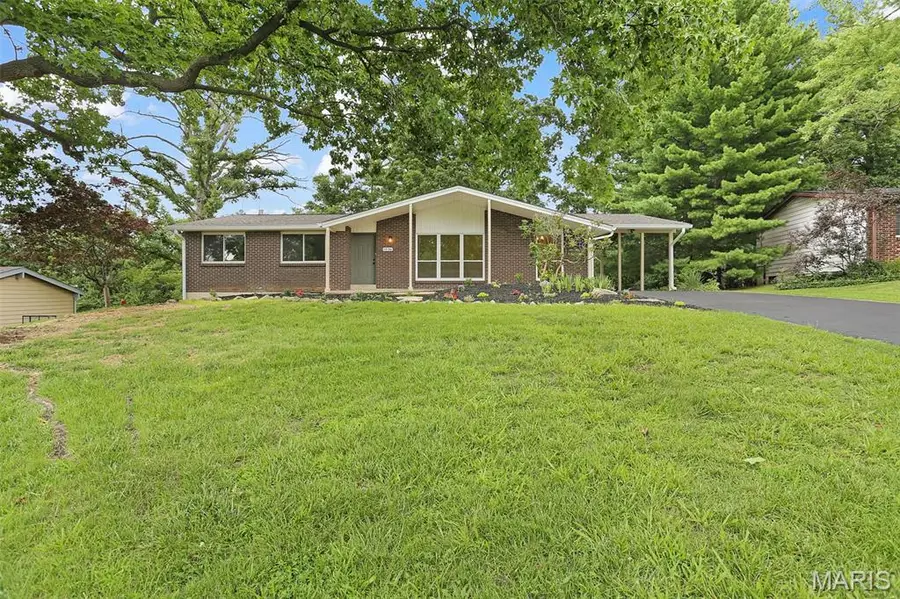 1036 Orchard Lakes Drive, Saint Louis, MO 63146 - #3