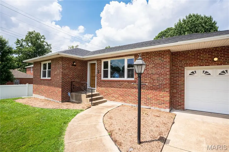 5479 Clifton Avenue, Saint Louis, MO 63109 - #3