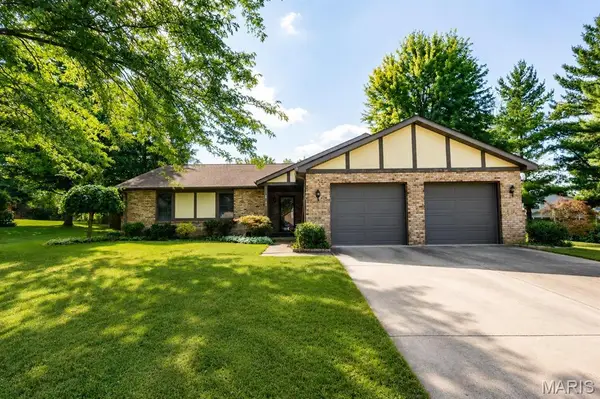 142 El Cerrito Drive, Belleville, IL 62221