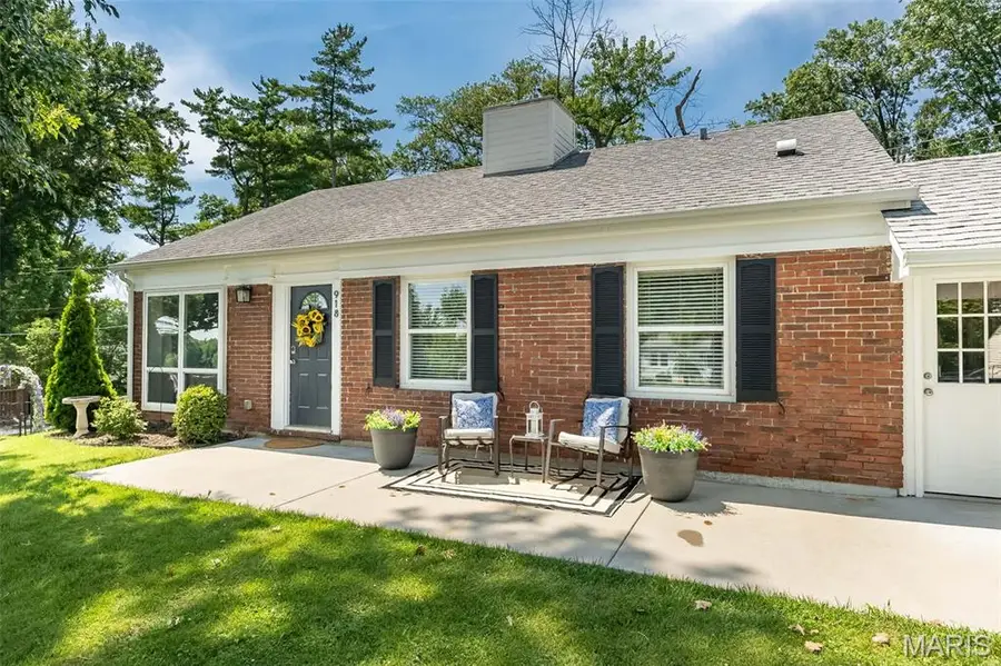 918 Crestland Drive, Ballwin, MO 63011 - #2
