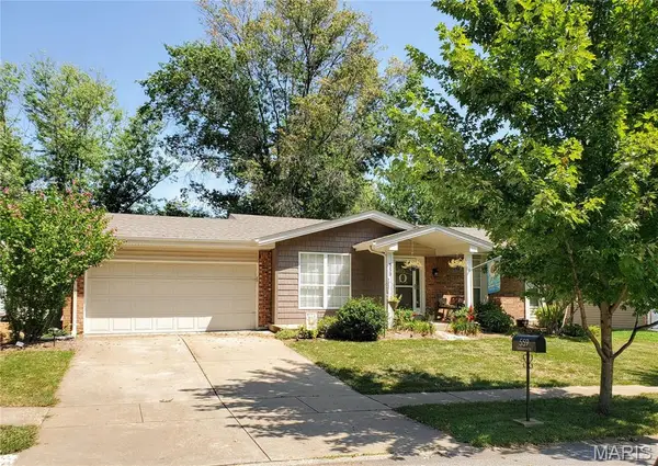 559 Goldwood Drive, Ballwin, MO 63021