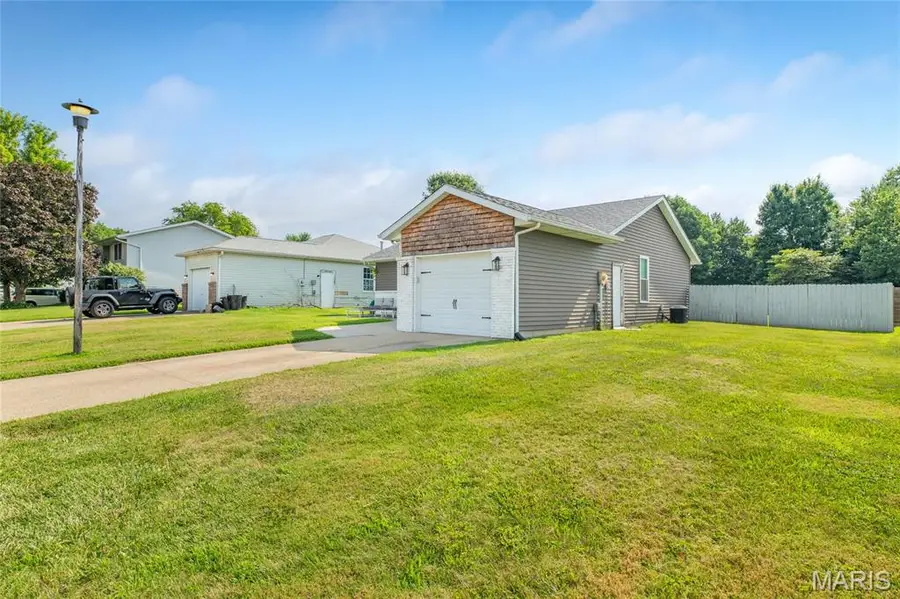 440 Deer Run, Moro, IL 62067 - #3