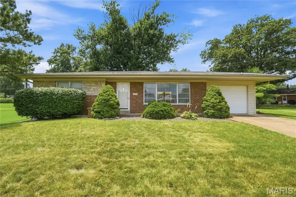 9241 Ewers Drive, Crestwood, MO 63126 - #1