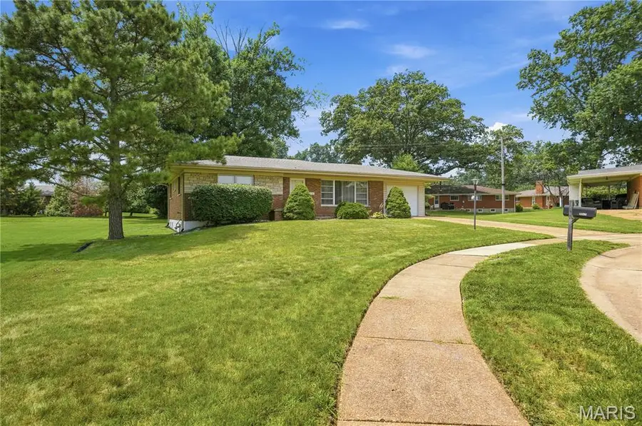 9241 Ewers Drive, Crestwood, MO 63126 - #2