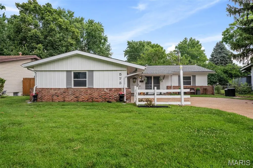 573 Coach Light Lane, Hazelwood, MO 63042 - #1