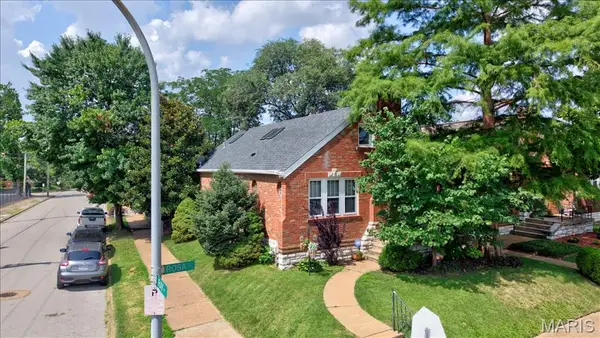 4100 Rosa Avenue, St Louis, MO 63116