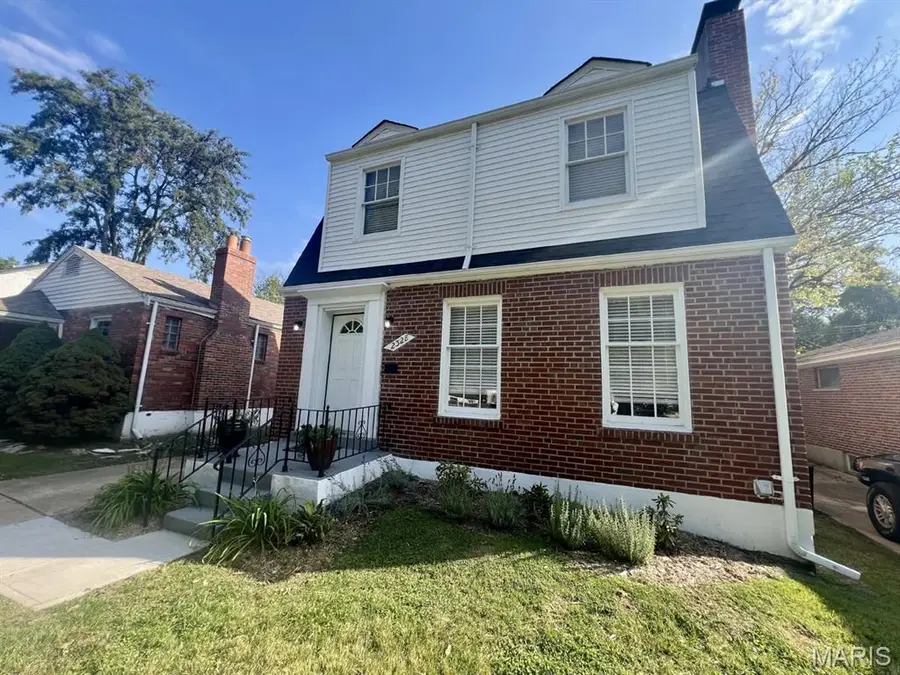 2328 Rockdale Avenue, Saint Louis, MO 63121 - #2