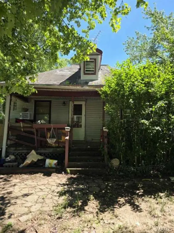 2302 Green Valley Road, Saint Joseph, MO 64505 - #2