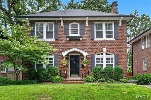 7466 Stratford Avenue, St Louis, MO 63130