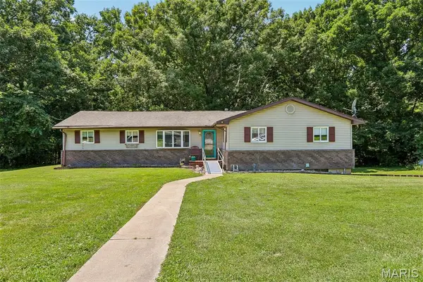 135 Duffs Lane, Hillsboro, IL 62049