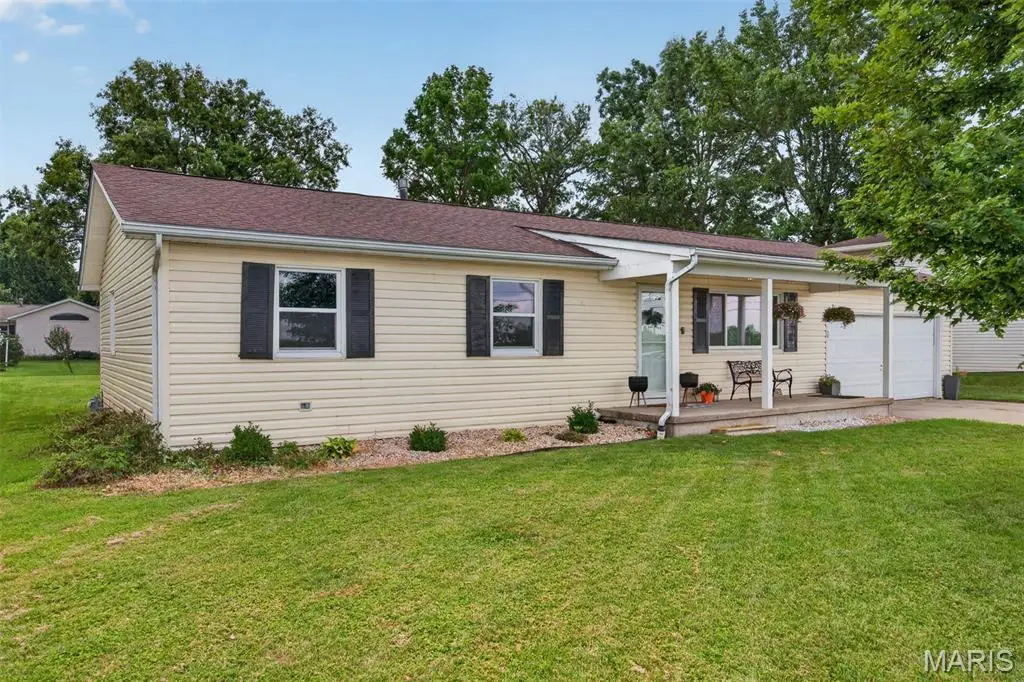 1230 Ellwood Drive, Breese, IL 62230 - #1