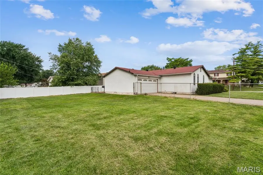 2801 Droste Road, Saint Charles, MO 63301 - #3
