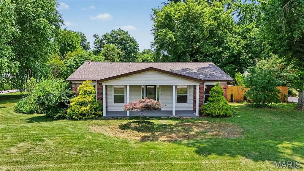 13 Castle Drive, Florissant, MO 63034 - #1