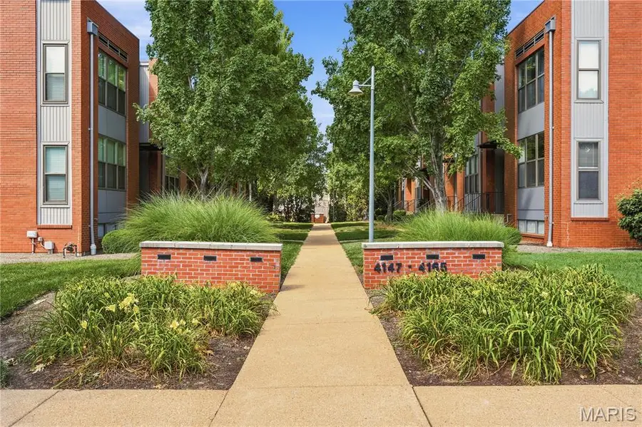 4155 Mcpherson Avenue, Saint Louis, MO 63108 - #3