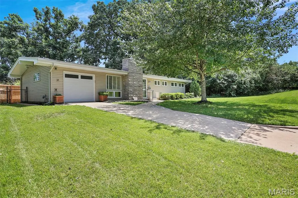 948 Volz Drive, Crestwood, MO 63126 - #1