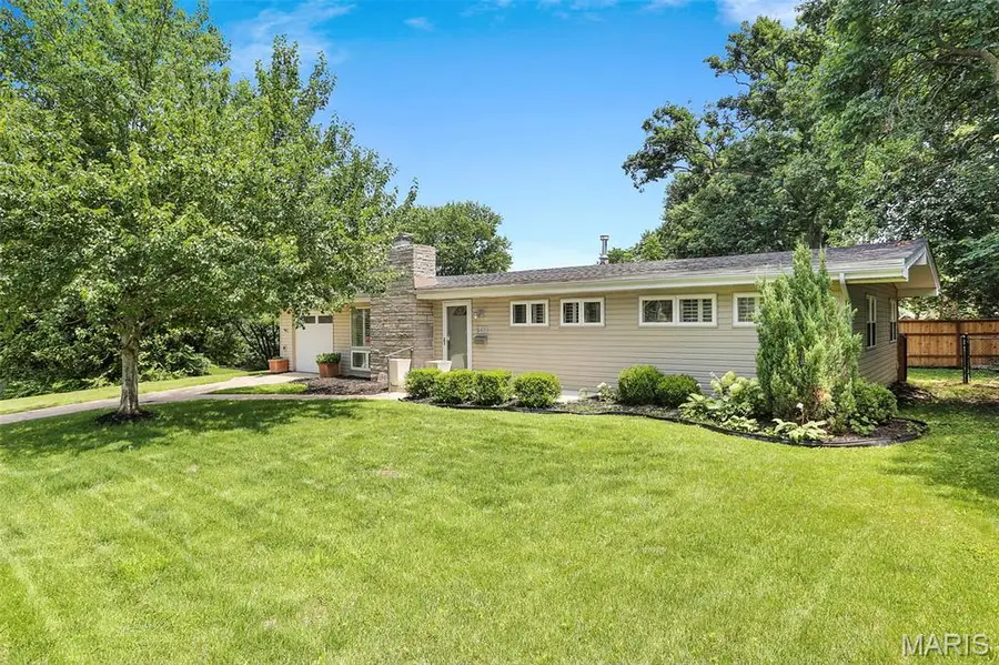 948 Volz Drive, Crestwood, MO 63126 - #2