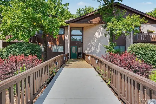 1410 Heritage Landing #305, St Charles, MO 63301