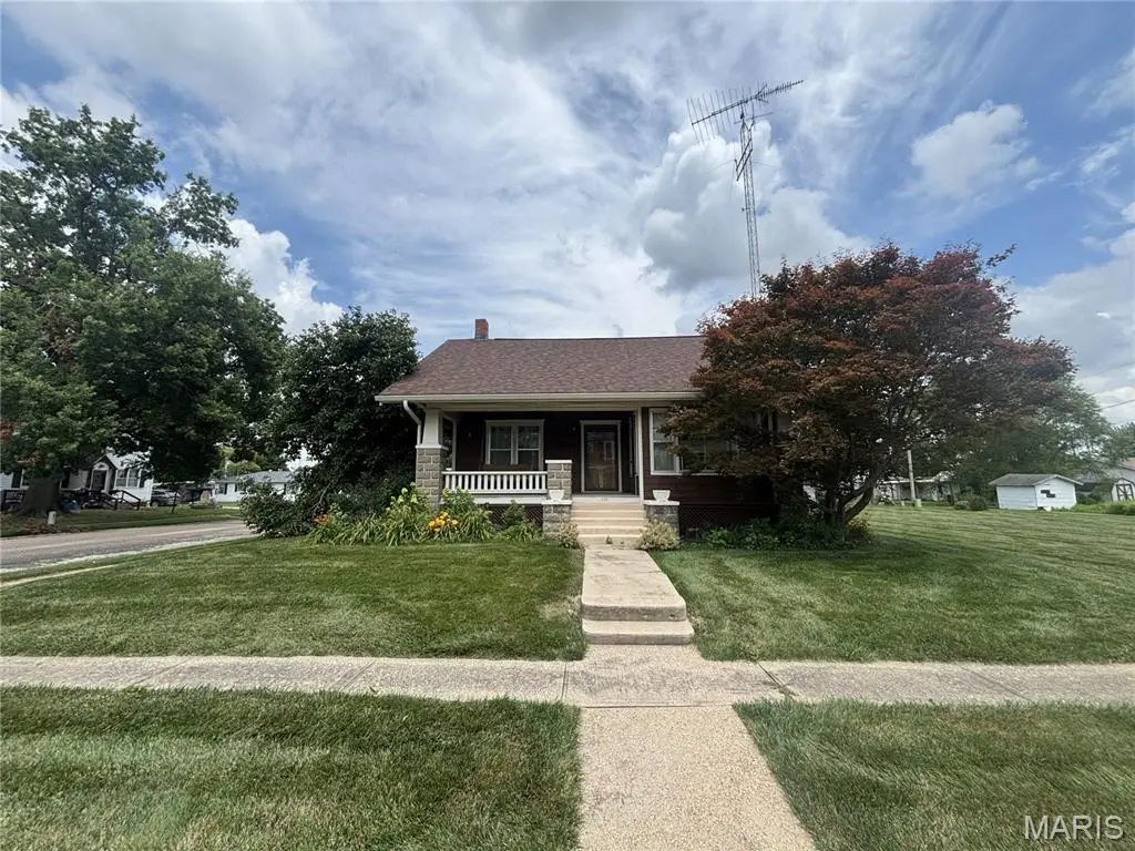 414 N Jefferson Street, Vandalia, MO 63382 - #1
