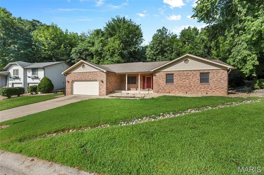 8 Oak Leaf Circle, Collinsville, IL 62234 - #2