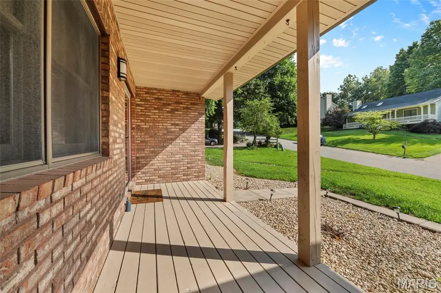 8 Oak Leaf Circle, Collinsville, IL 62234 - #3