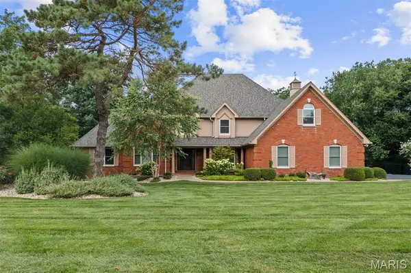 2401 Wexford Woods Court, Town and Country, MO 63131
