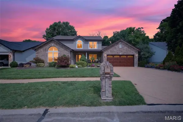 3149 Crystal Lake Drive, St Louis, MO 63129