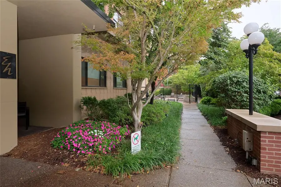 4466 W Pine Boulevard #8C, Saint Louis, MO 63108 - #3