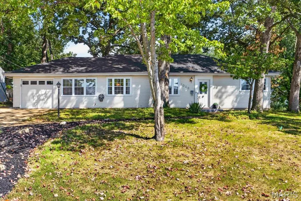 1098 Etherton Drive, Saint Louis, MO 63126 - #1