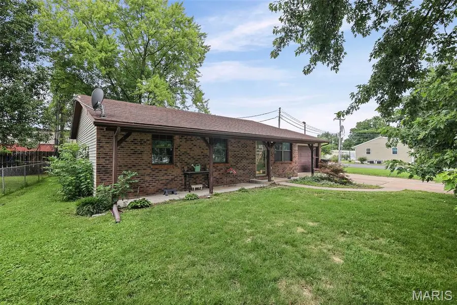 407 S Smith Street, Smithton, IL 62285 - #3