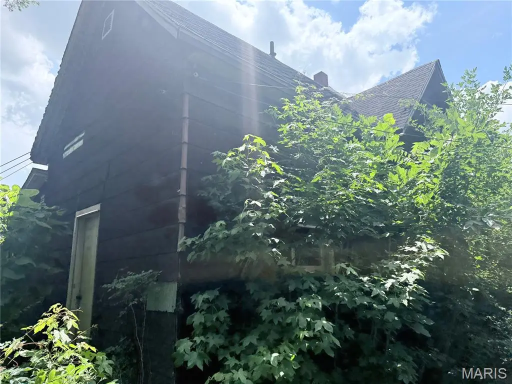 206 S Main Street, Harrisburg, IL 62946 - #1