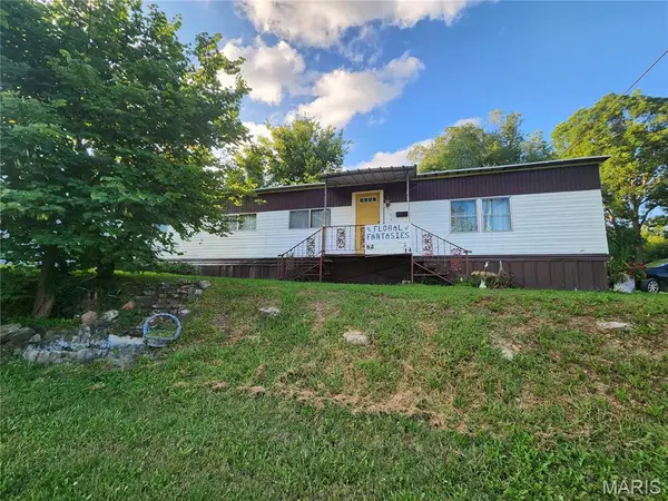 102 E Jefferson Avenue, Conway, MO 65632