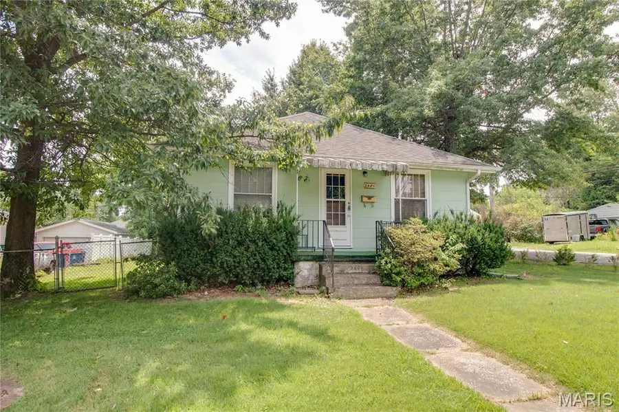 2801 Hillcrest Avenue, Alton, IL 62002 - #2