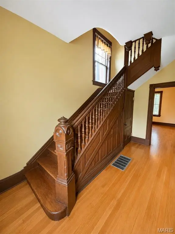 5025 Raymond Avenue, Saint Louis, MO 63113 - #2