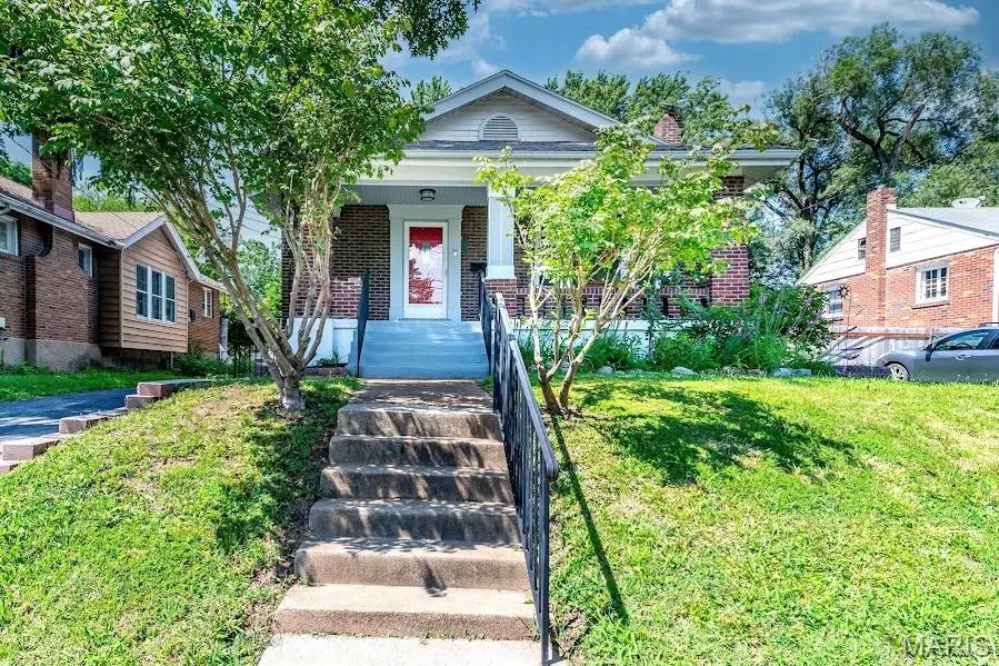 9051 Burton Avenue, Overland, MO 63114 - #3